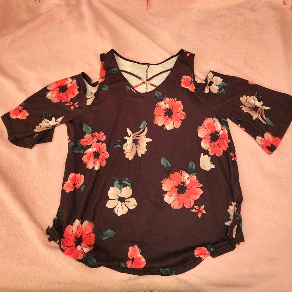 Black and Coral Poppy cold shoulder Top 1X - Picture 3 of 8